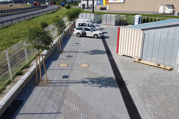 Vsakování dešťové vody s extrémně odolnými žlaby MEA