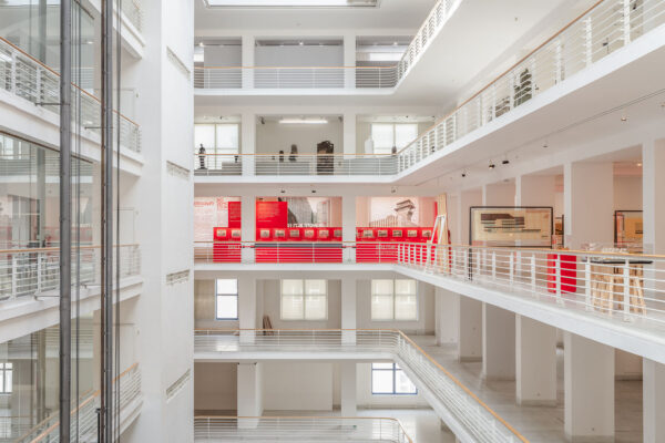 NEBOURAT! Podoby brutalismu v Praze