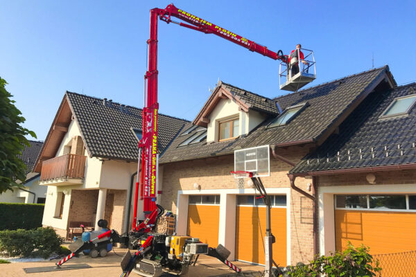 Jak vám pracovní plošina usnadní práce kolem domu