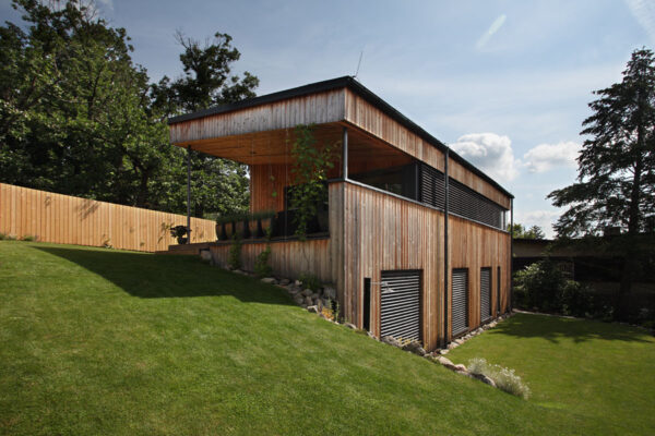 Rodinný dům ve svahu nad Dobříší