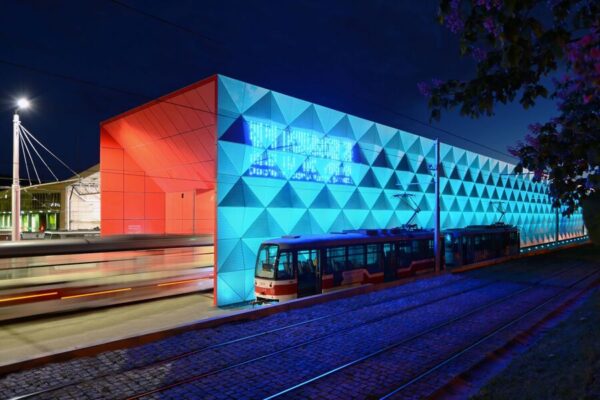 Ocenění pro tramvajovou halu přezdívanou cedník