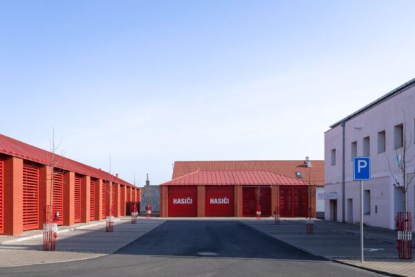 Hasičská zbrojnice a zázemí technických služeb