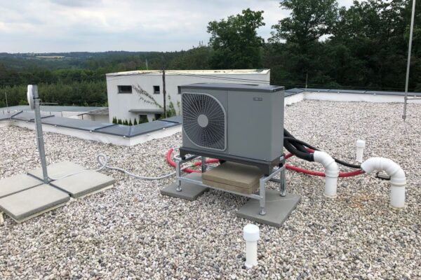 Rodinný dům na Benešovsku využívá první systém v České republice s inovativním řídicím modulem SMO S40