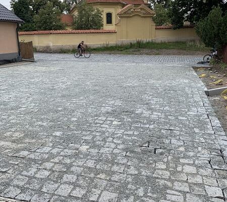 Liniové odvodnění silnic v historické části Neratovic