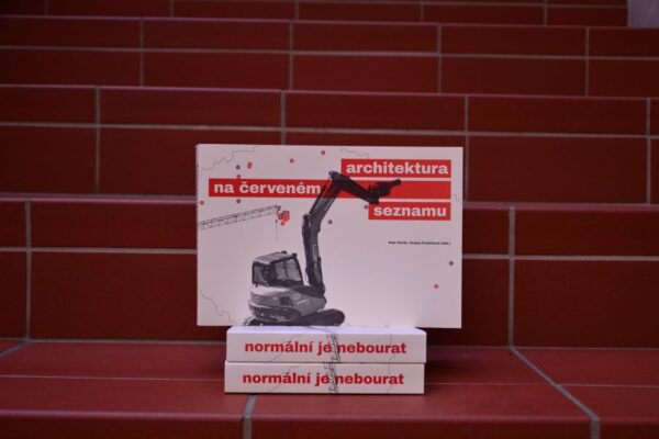 Architektura na červeném seznamu / normální je nebourat