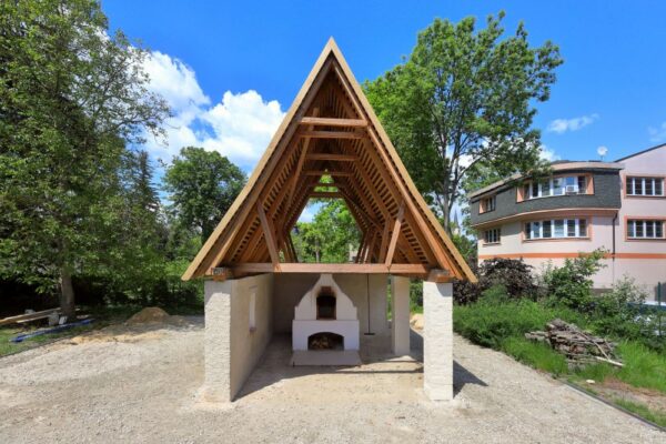 Přístřešek s chlebovou pecí