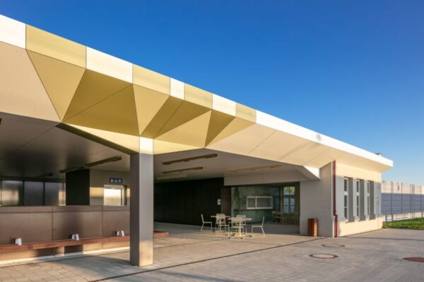 Rekonstrukce výpravní budovy v Čelákovicích