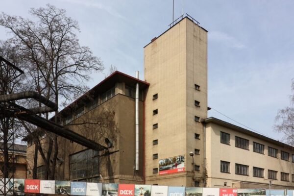 Vychází nová kniha o průmyslové architektuře v poválečném Československu