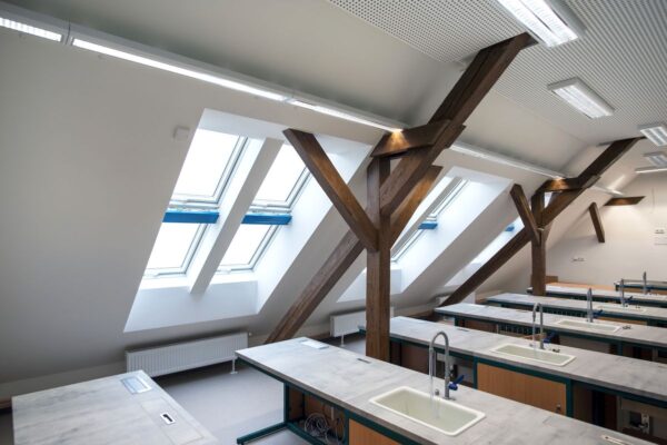 Po čem architekti touží? Po hladkém akustickém podhledu!