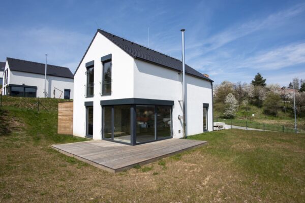 Okenní systémy SYNEGO a projekt bydlení U zámecké obory