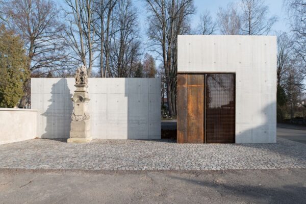 Zázemí hřbitova v Litomyšli