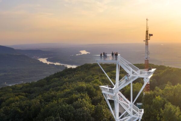 Vyhlídková věž na Devínskej Kobyle