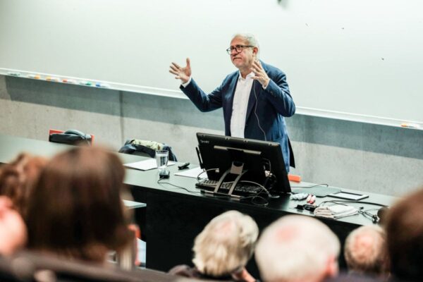 Architektura jako trvalá změna?