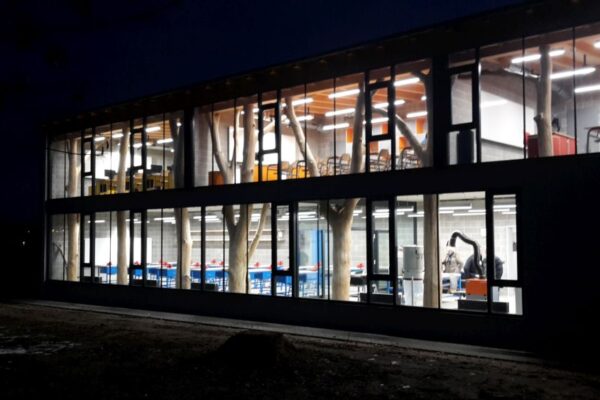 Přístavba u školy