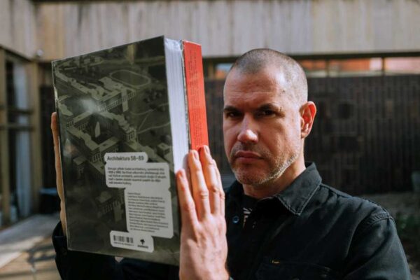 Architektura 58–89