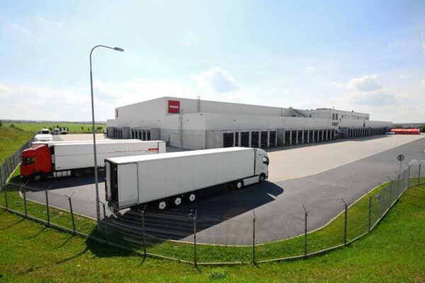 Instalace nového LED osvětlení v logistickém centru PENNY přinese značné úspory v oblasti energií