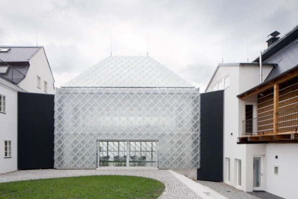 Dialogy v čase / Hommage à Ricardo Bofill