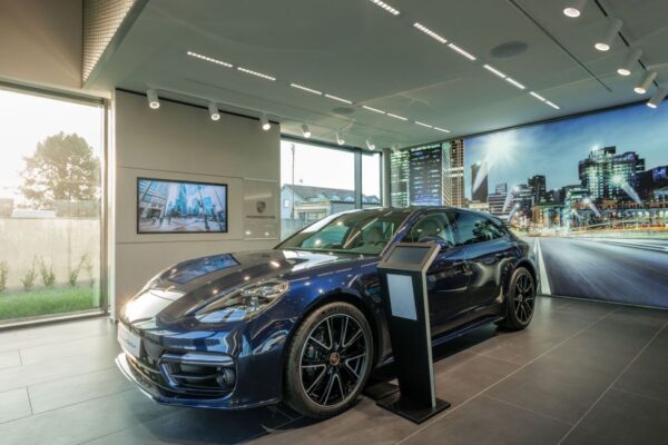 Zumtobel partnerem nového Porsche Centra Brno