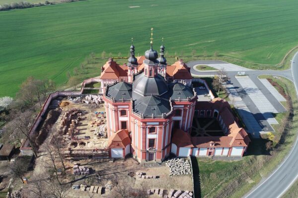 Sakrální stavby v dokumentech Marie Šandové