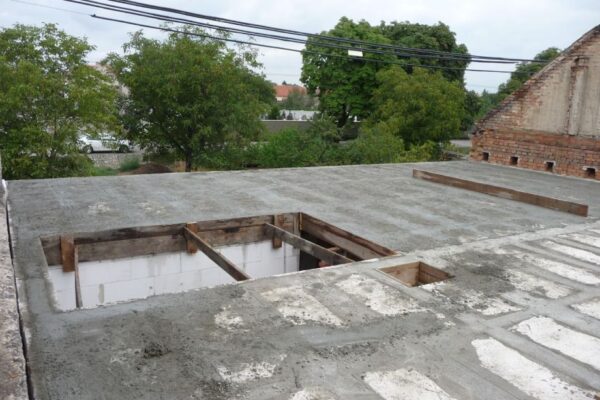 Pórobeton Ytong je ideálním materiálem pro střechy a stropy