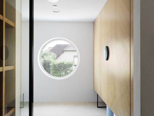 Dům s růžovým ostrůvkem