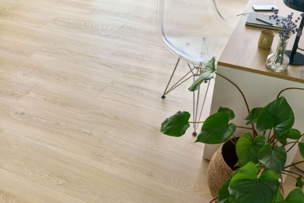 Nová kolekce SPC krytin Arbiton Woodric Eir: Když prsty cítí, co oči vidí