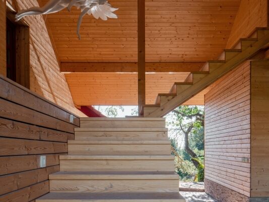 Rezidence nad zatopeným lomem