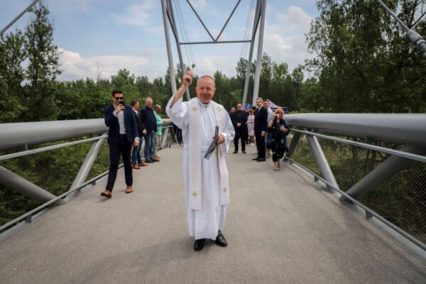 V Ostravě byla dokončena stavba unikátní lávky přes Ostravici