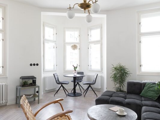 Byt s modrou kuchyní