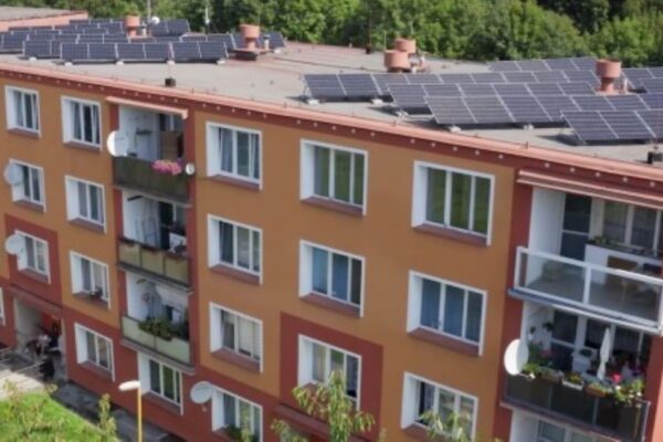 Bytový dům v Lubech u Chebu s fotovoltaickými panely