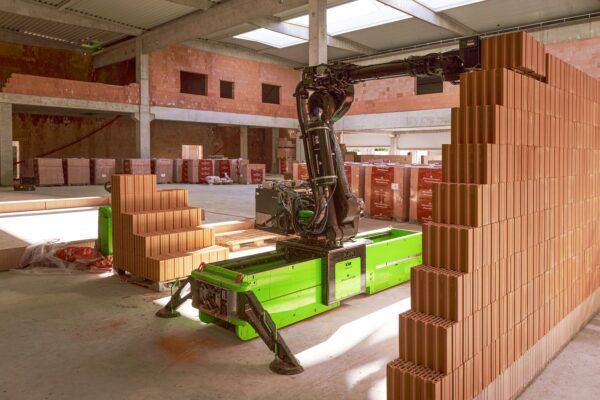 Zdicí robot, udržitelný rozvoj měst a virtuální realita