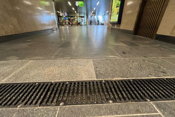 Stanice metra Jiřího z Poděbrad s odvodněním MEA