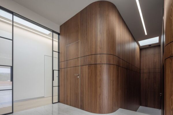 Střešní nástavba ve stylu funkcionalismu