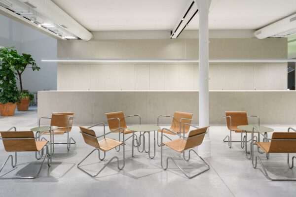 Mobiliář pro Galerii PLATO v Ostravě